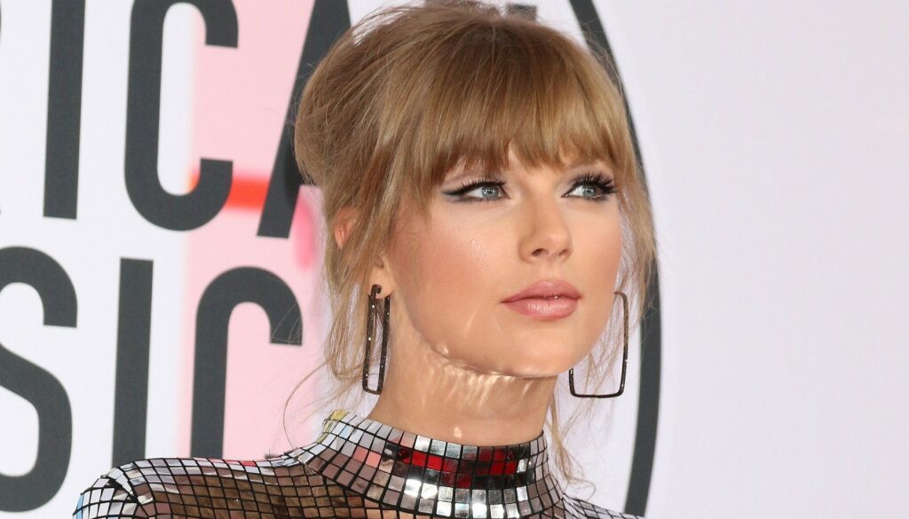 Taylor Swift red carpet