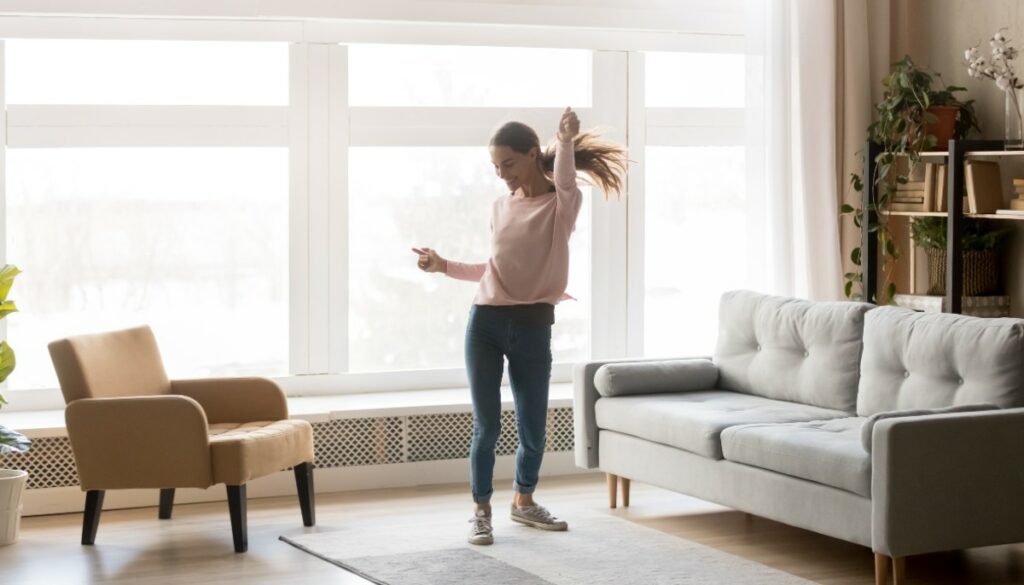 woman dancing