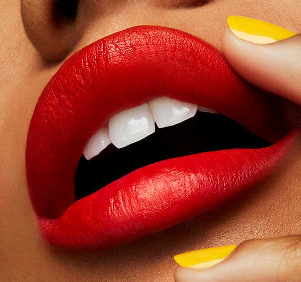 MAC Cosmetics lipstick in Shamelessly Vain