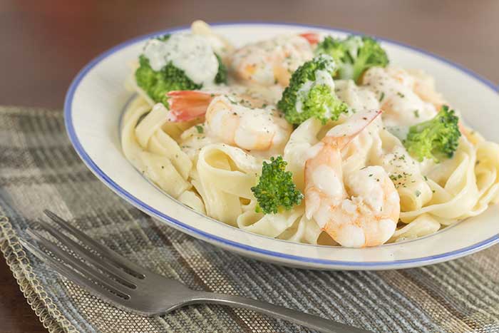 broccoli and shrimp fettuccine alfredo