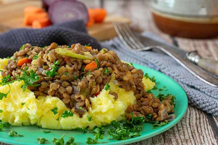 lentil stew with mashed potatoes