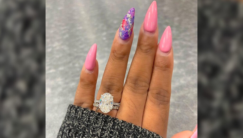 moissanite-ring-pretty-nails