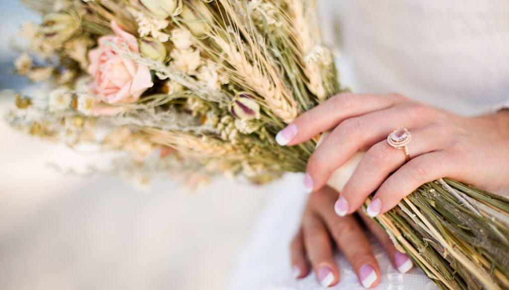 morganite-ring-flower-bouquet-wedding-bride