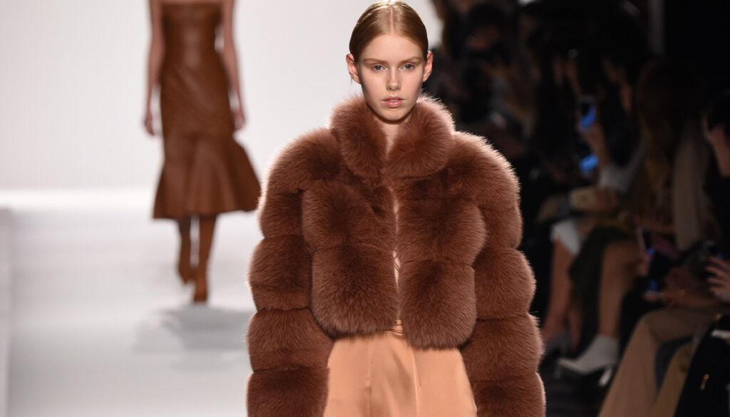 runway-model-fur-coat