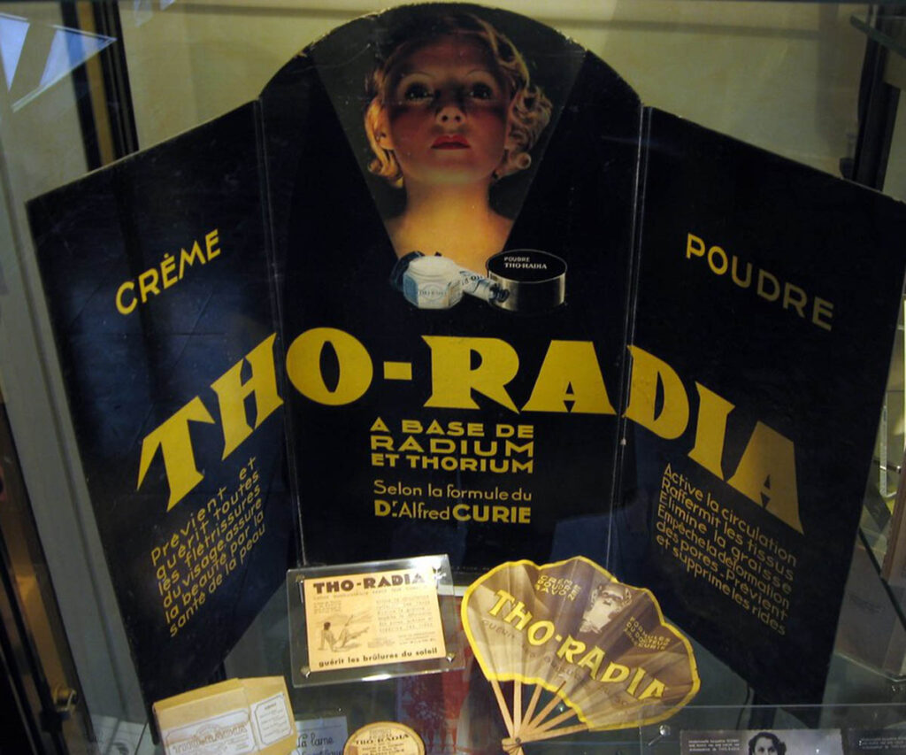 Display of "Tho-Radia" promotional items