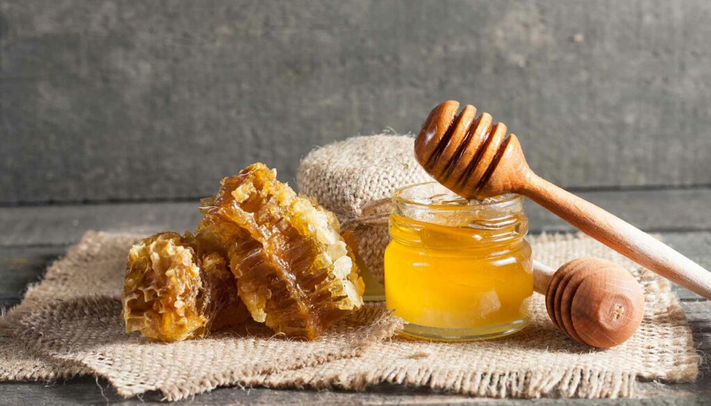 honey on a honey dipper