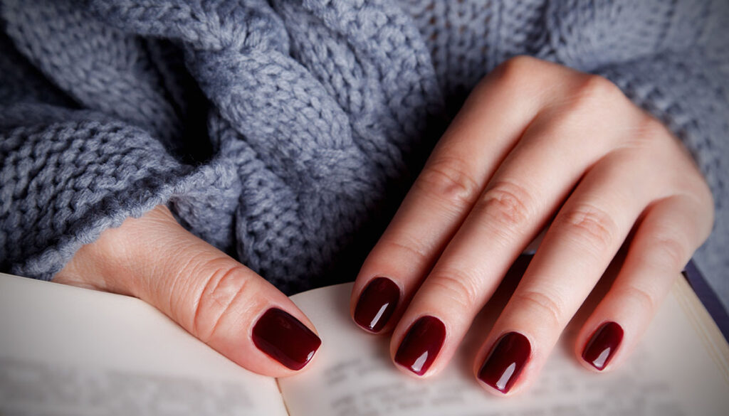 Beautiful painted nails for autumn