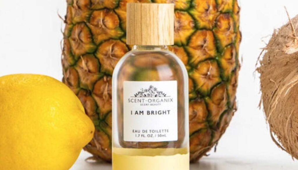 I am bright perfume in front of pineapple
