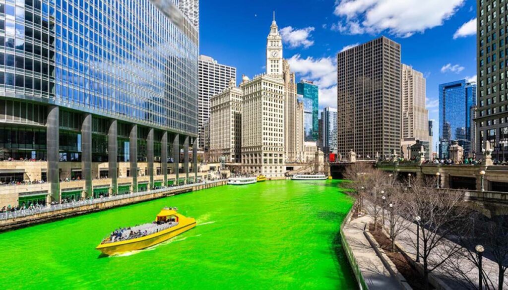 Chicago river dyed green during st patricks day